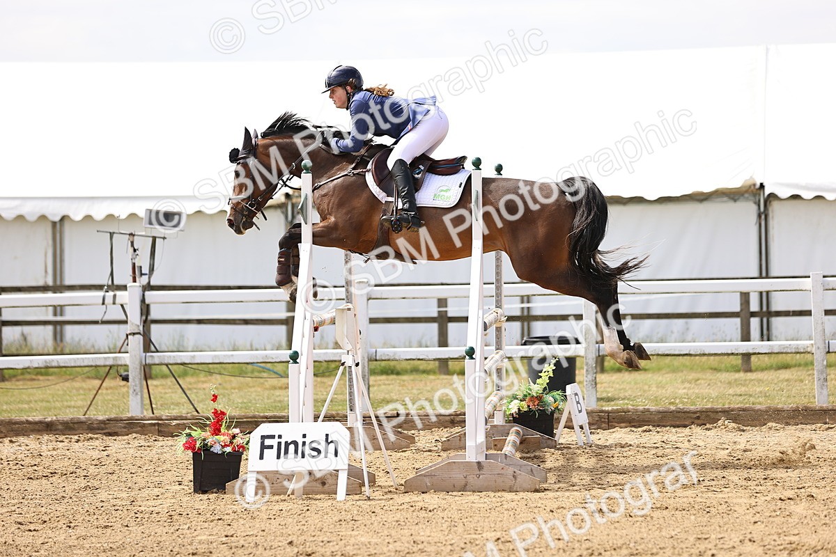 SBM_009752 - Class 8 - Senior Newcomers - 1.10  Open