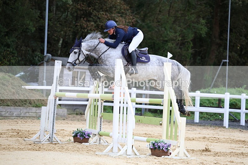 3E7A3211 - Class 8: Senior Newcomers/1.10m open