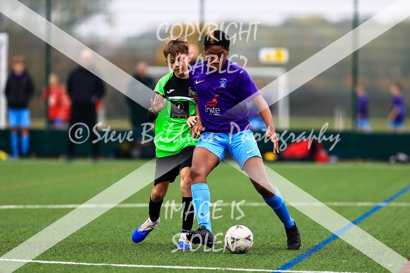 1DX30547 - 2025-10-12 FC Abbey Meads U14 Orange V Kingsdown Lions U14