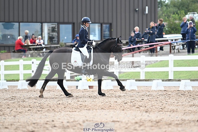 250907-124909-08451 - 005-Jessica.AllenHendrewen.Desert.Lady