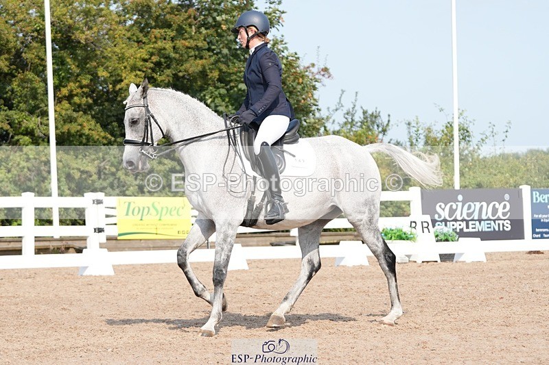 250817-103244-08083 - 149-Sophie.HawkeRAINBOW.DREAM