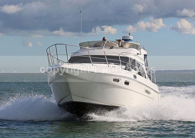 131006 SERINA SEALINE F43 WT7A6287 - Flybridge Cruisers