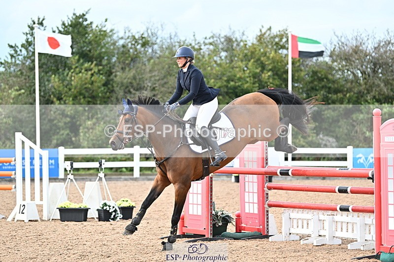 241004A-140635-02465 - Fri 11 1.10m amateur Quals