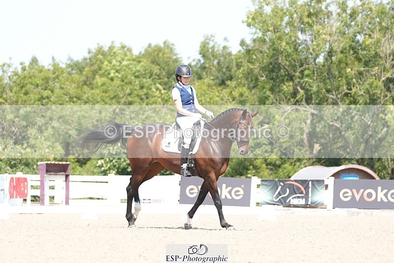 250817-125833-09516 - 052-Marcela.PomphreyLinkeltje.DE.J