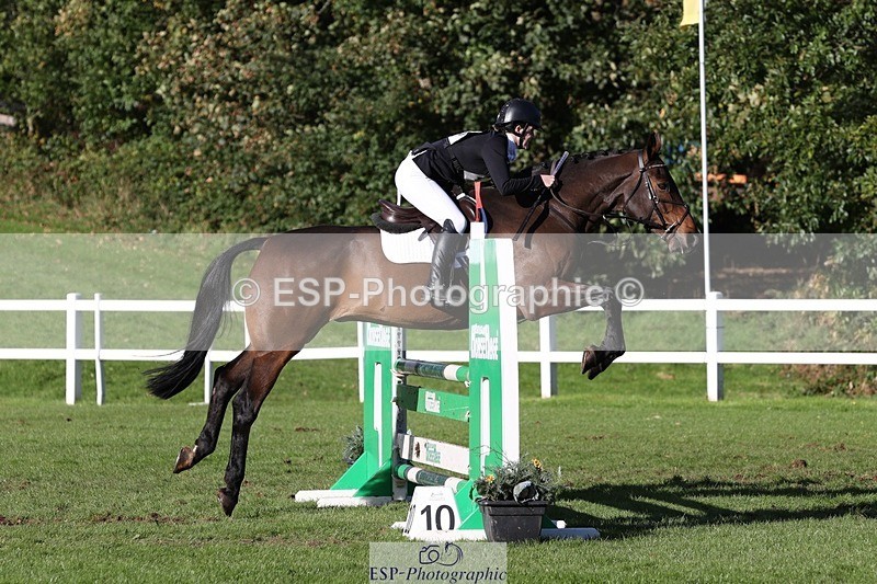 231022-151025-29658 - 418-PENHILL.REX-Lesley.Mitton-TrotUp+SJ