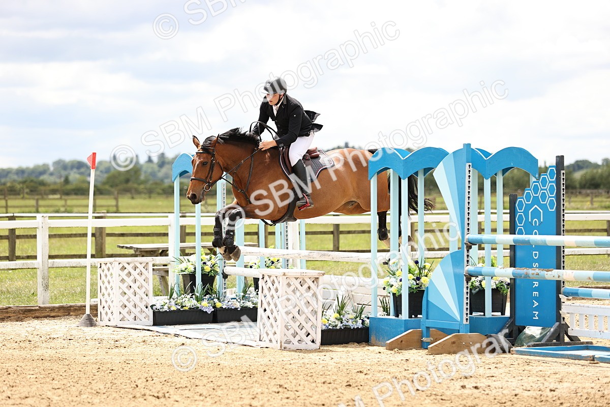 SBM_003142 - Class 11 - Senior Newcomers - 1.10m