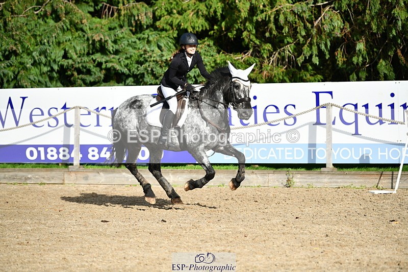 251004A-154138-01940 - Classes 8 & 9 70cm