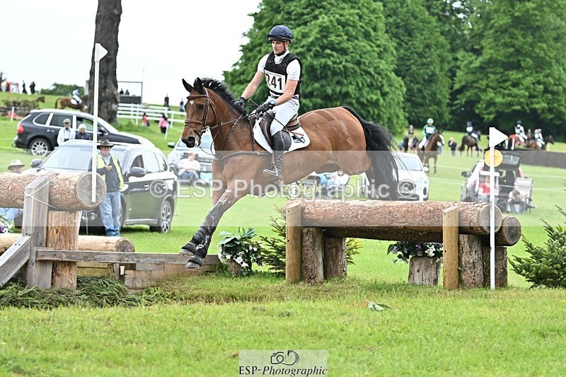 240525-161911-17552 - 241-CLASS_ROMANCE-Jack_Pinkney