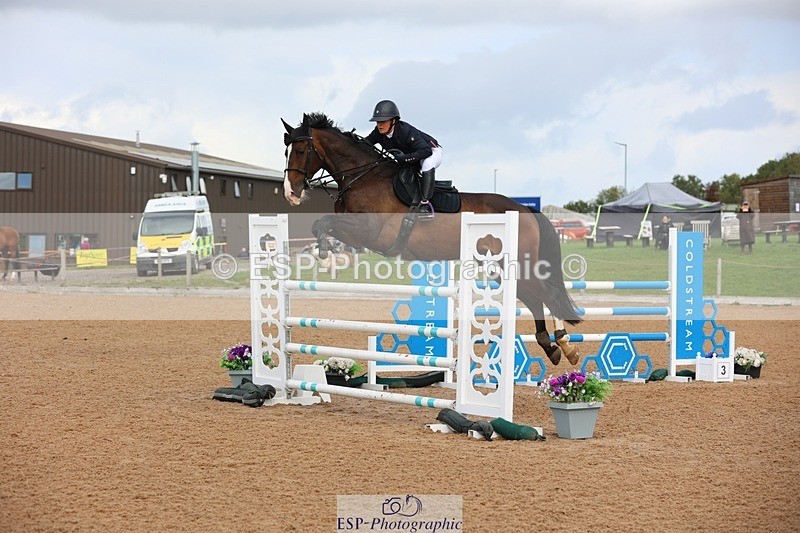 250911-121402-01386 - Cls 3 Snr Foxhunter