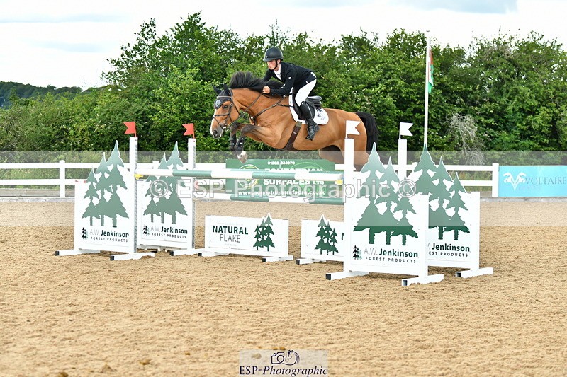 230721A-142508-06900 - Cls 22, 1 Star Gold 1.30m