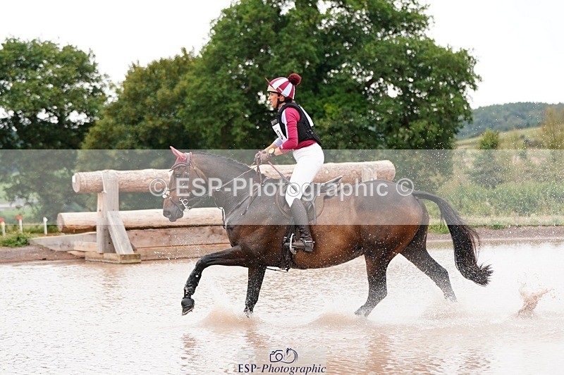 250803A-130254-13195 - M-570-Lizette.Jackman-MURPHYS.GAUNTLET