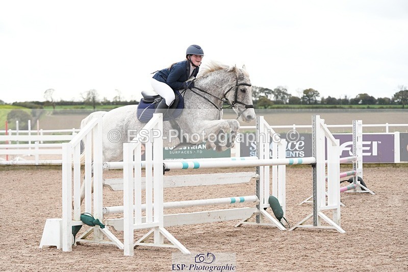 251026-140113-02907 - Cls 9 Pony Fox + 1.10m Open