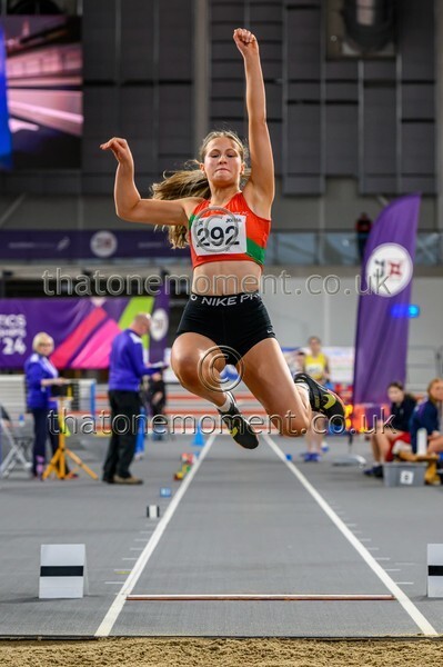 SenInd26-916362 - Field Female Set One