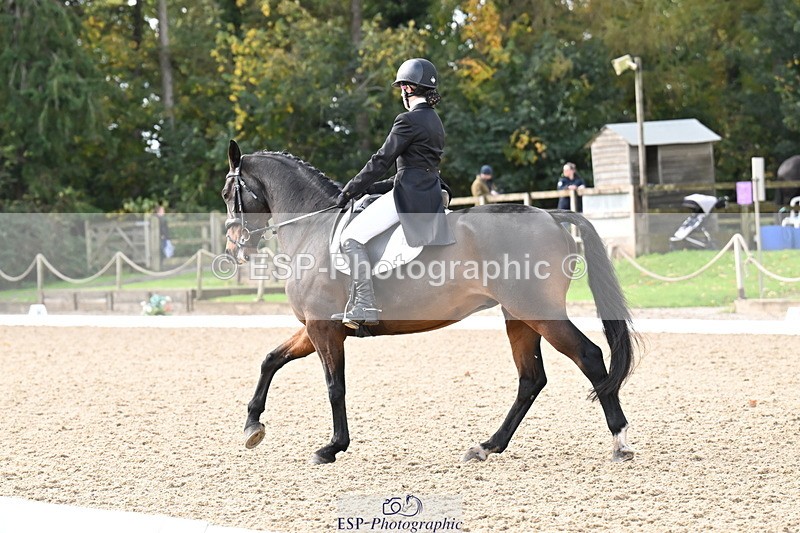 251023A-105329-01583 - B-132-Hannah.R.Jones