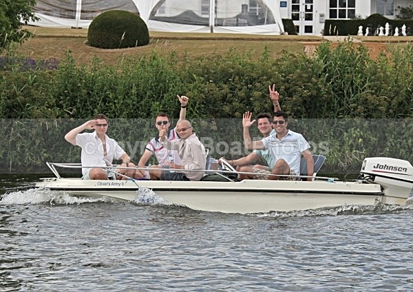 090704 OLIVERS ARMY IMG_8478 - HENLEY REGATTA  SATURDAY 4th JULY 2009