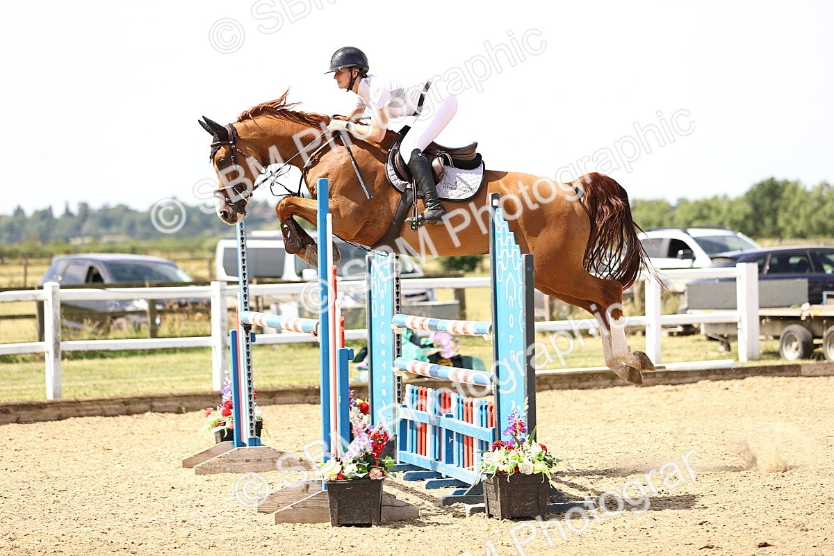 SBM_000665 - Class 15 - Redpost Equestian Senior Foxhunter - 1.20m