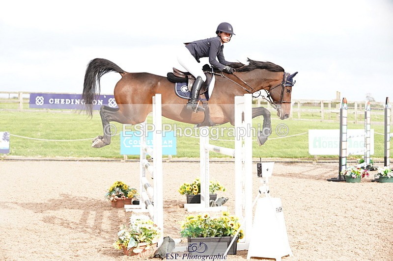 241004A-152046-00952 - Fri 04 Snr Fox & 1.20m Open