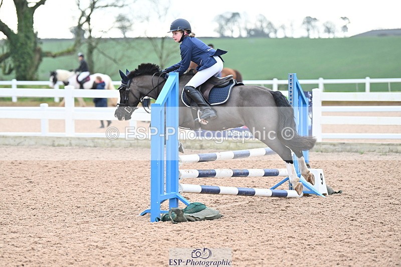 240128A-094916-00109 - Cls 1 Pony Intro 70cm