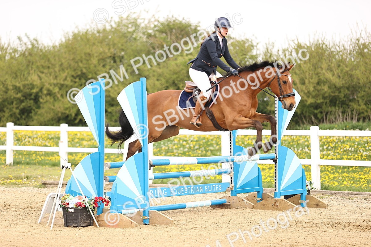 - Class 15 - Senior British novice - 90cm