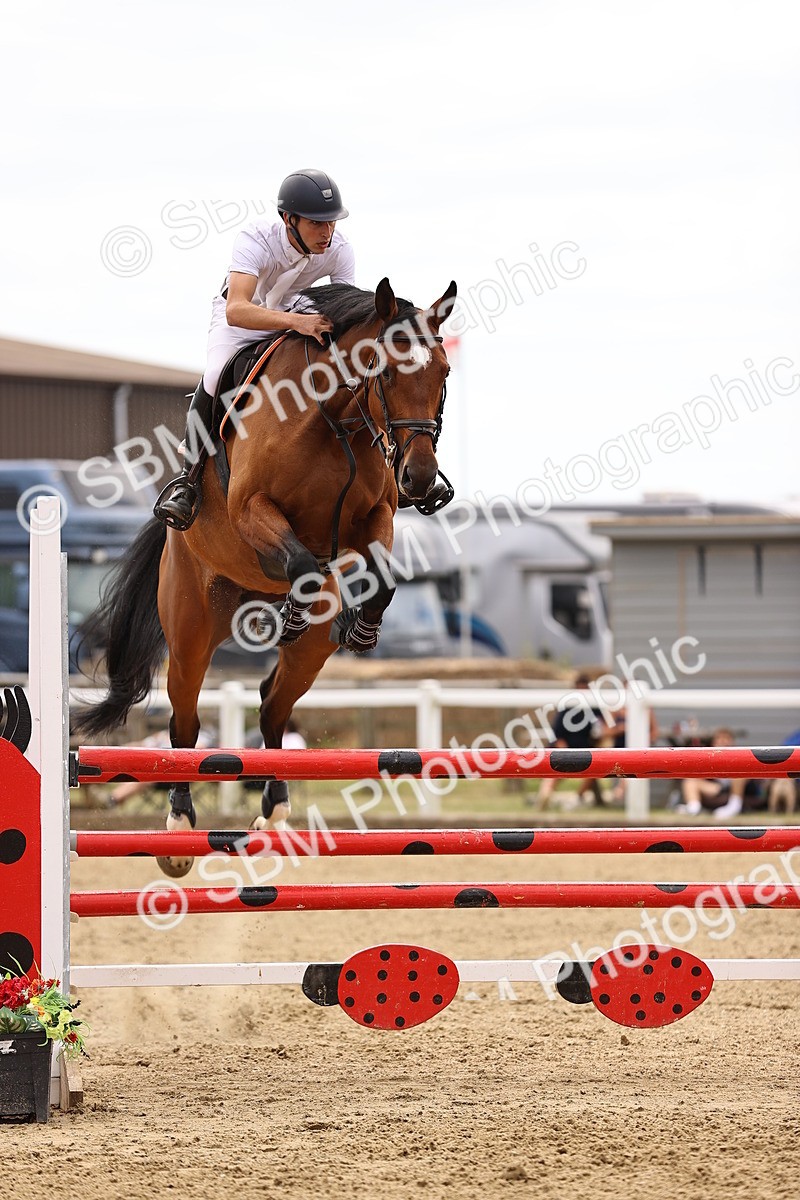SBM_010486 - Class 9 - Senior Foxhunter - 1.20m Open