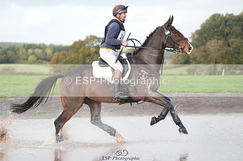 251024A-154212-14546 - C-246-Simon.Vatcher