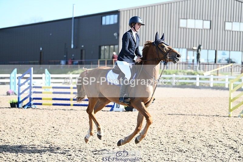 250330-100056-05959 - Cls 32 British Novice and 90cm