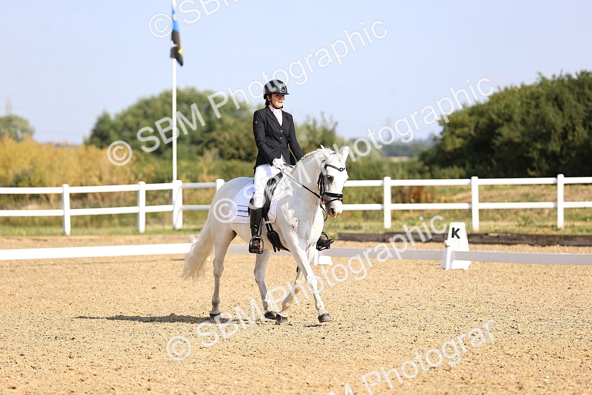 SBM_008653 - Novice 5 - 08.30-9.33