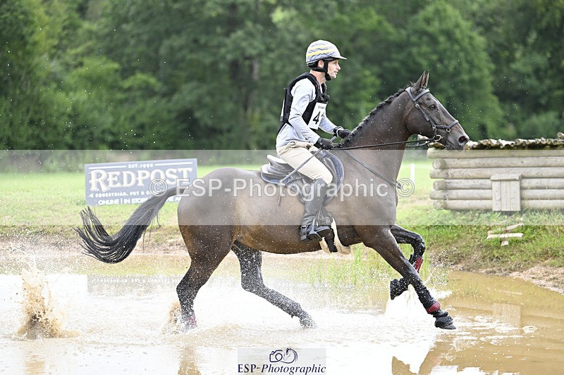 240804-113142-12061 - 414-Alex_Jupp-CARRY_ON_REGARDLESS