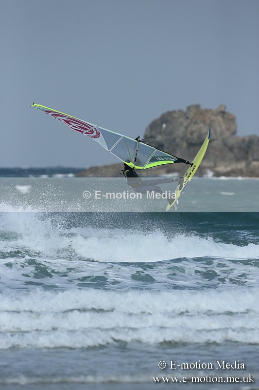 WS 020413-152 - Windsurfing