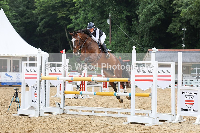 3E7A6330 - Class 8: Senior Newcomers/1.10m open