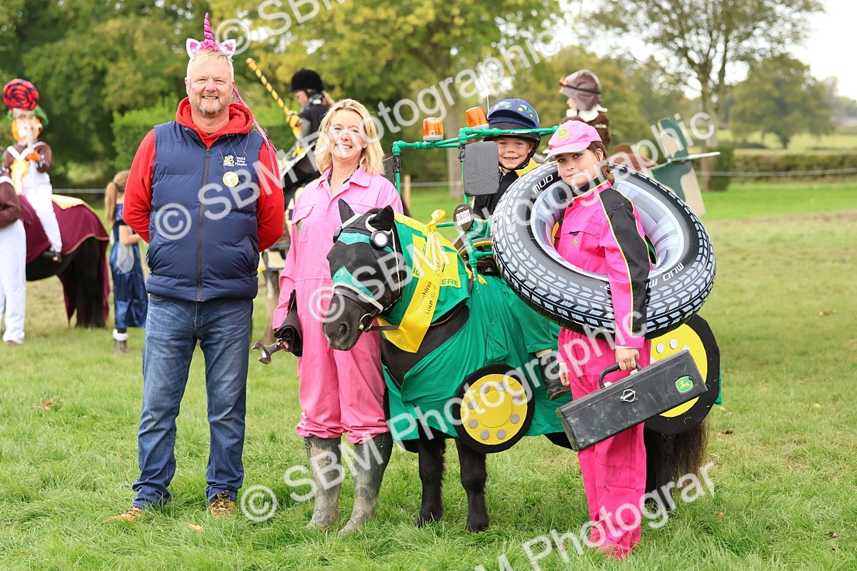 SBM_61706 - S37a - Fancy Dress Showing