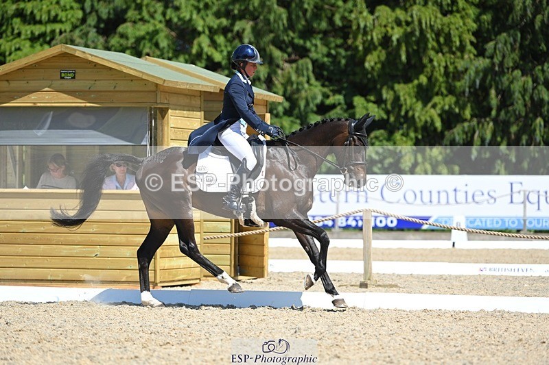 230526-145051-07025 - 485-OPPOSITION_HERALDIK_GIRL-Kirsty_Chabert-DR