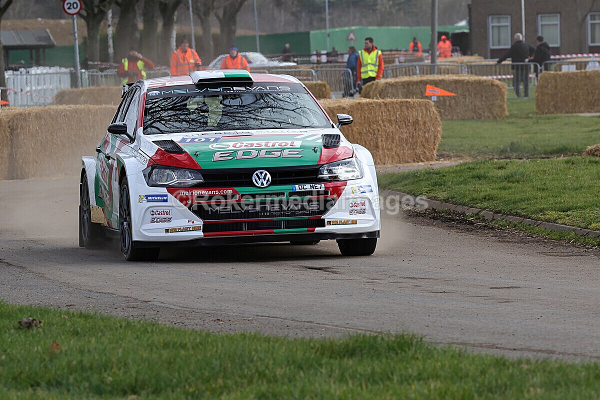 RETRO-44 - Race Retro