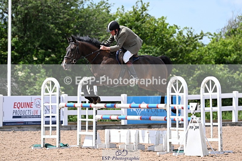 240619A-143355-00637 - Cls 4 Snr Newcomers and 1.10m Open