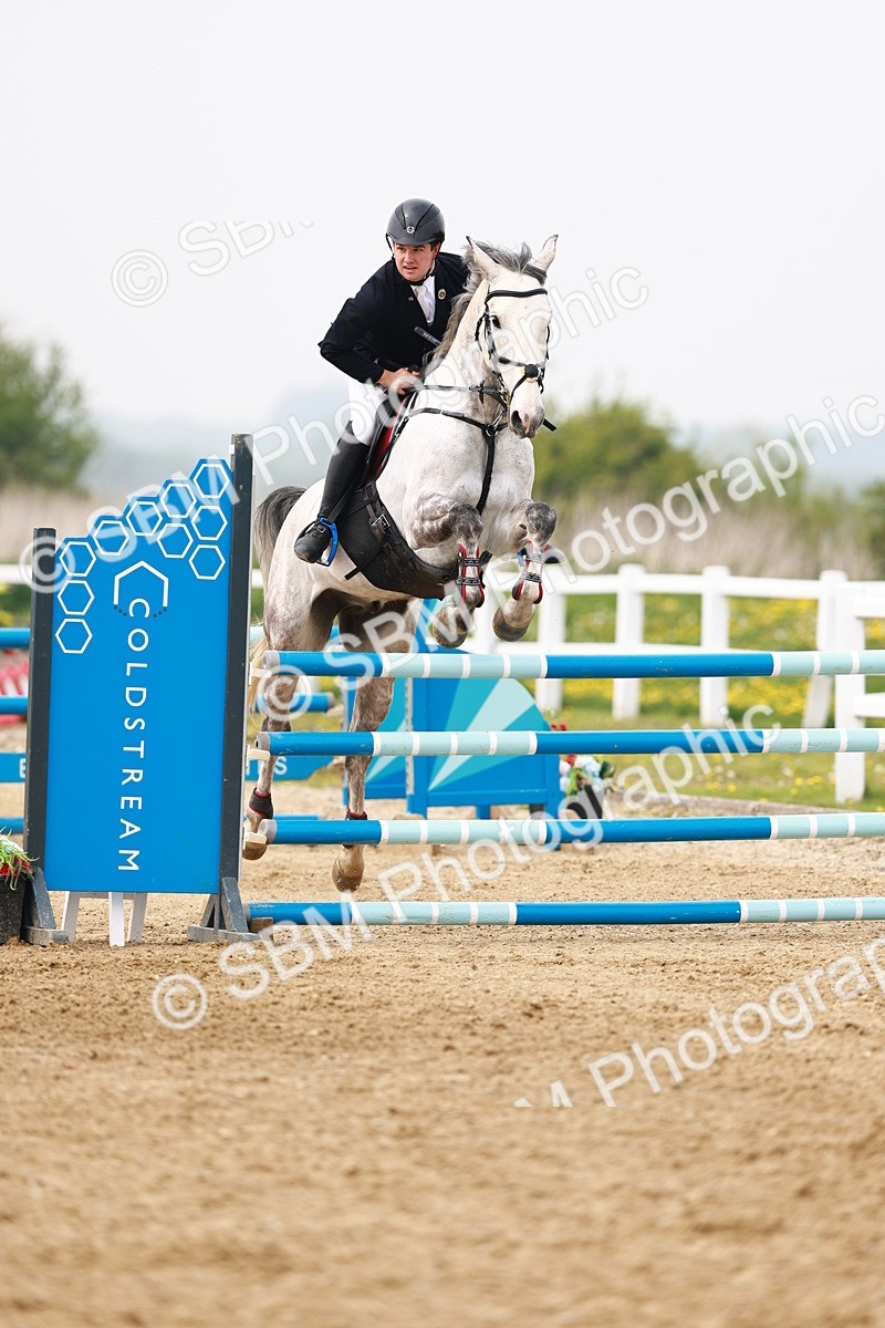  - Class 18 - Senior Newcomers - 1.10m