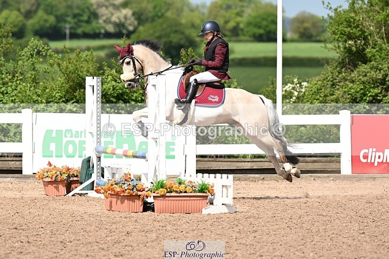 250504-110021-02254 - Cls 15+16 Club and Schools 70cm