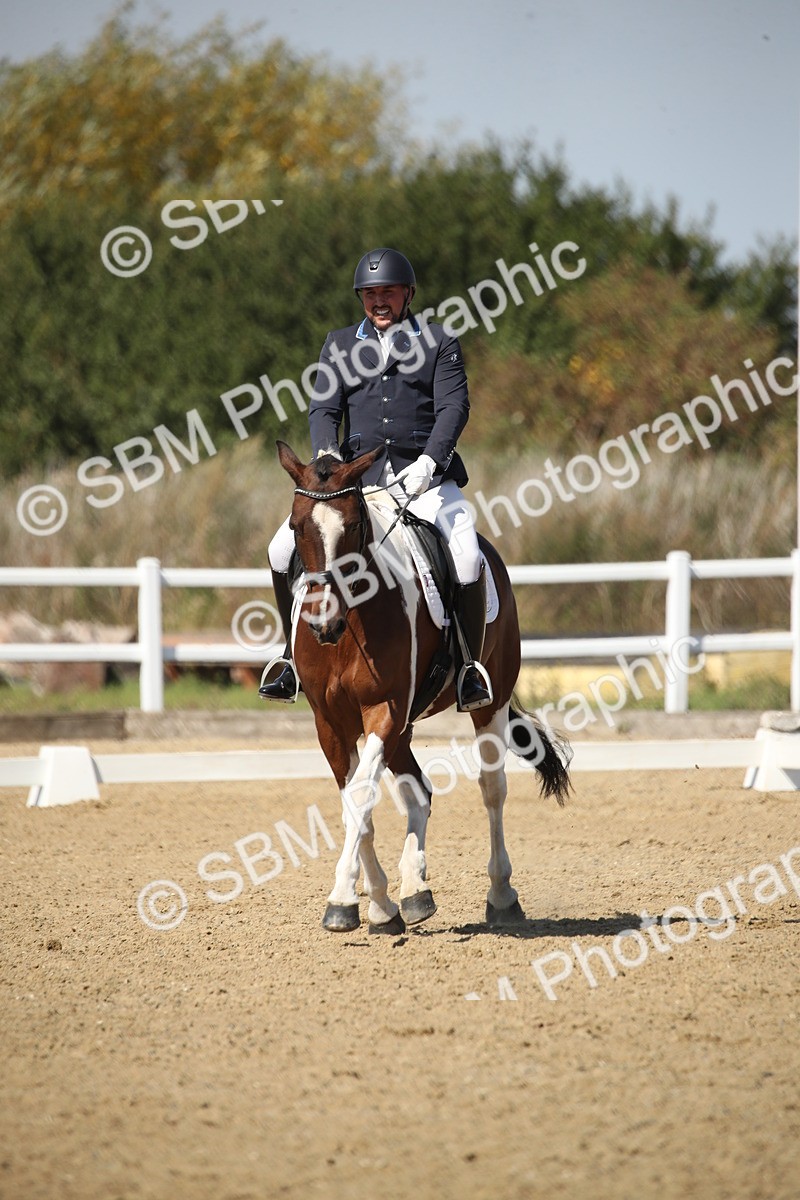 SBM_005107 - Class 11 - Novice 5 - 11.41-12.58