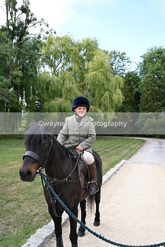 WJ6_3783 - Berks & Bucks - The Old farmhouse - Hound Exercise 20-08-25