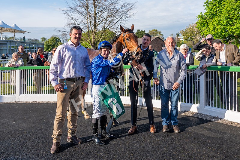 220425-Race 4-Jez Bomb-3059 - Race 4