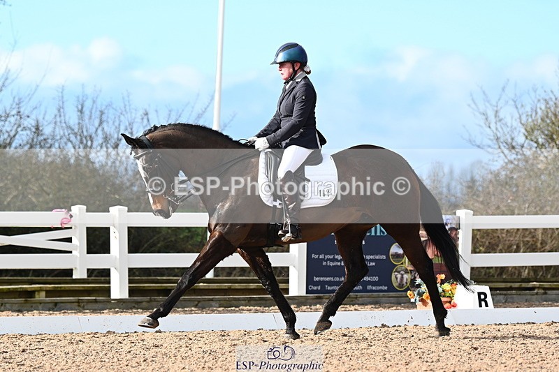 240218A-143831-08706 - 184-jeanette.male-Langaller.Future.Star