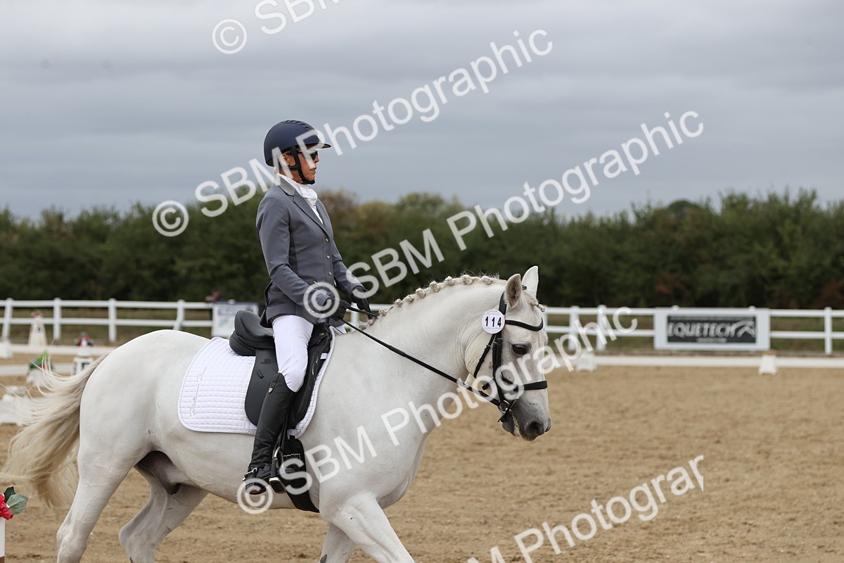 SBM_004268 - Class 9 - Novice 3 Champs