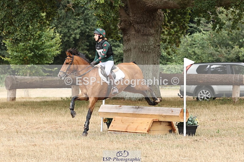 250824A-114242-35523 - 2002-Florence.Dovey-Moneyhills.Pageant