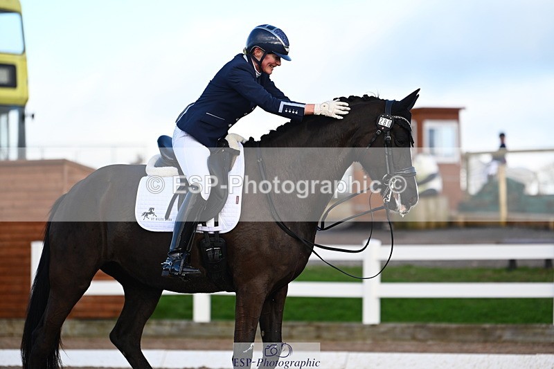 240218A-145649-08970 - 280-Nicola.Buchanan-ST.GILES.DARK.MAGIC