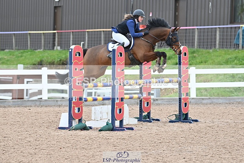 231119A-112604-05410 - Sun Cls 5 Newcomers & 1m Open