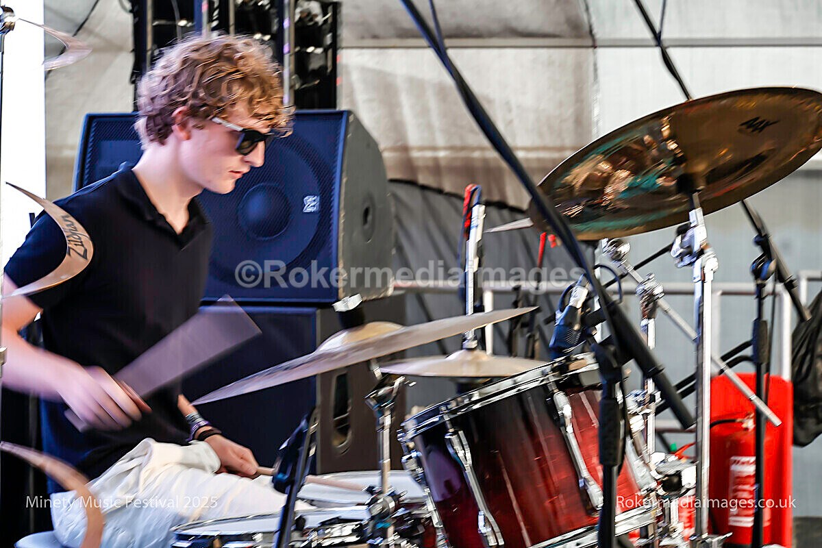 _MGL7198 - MINETY 2025