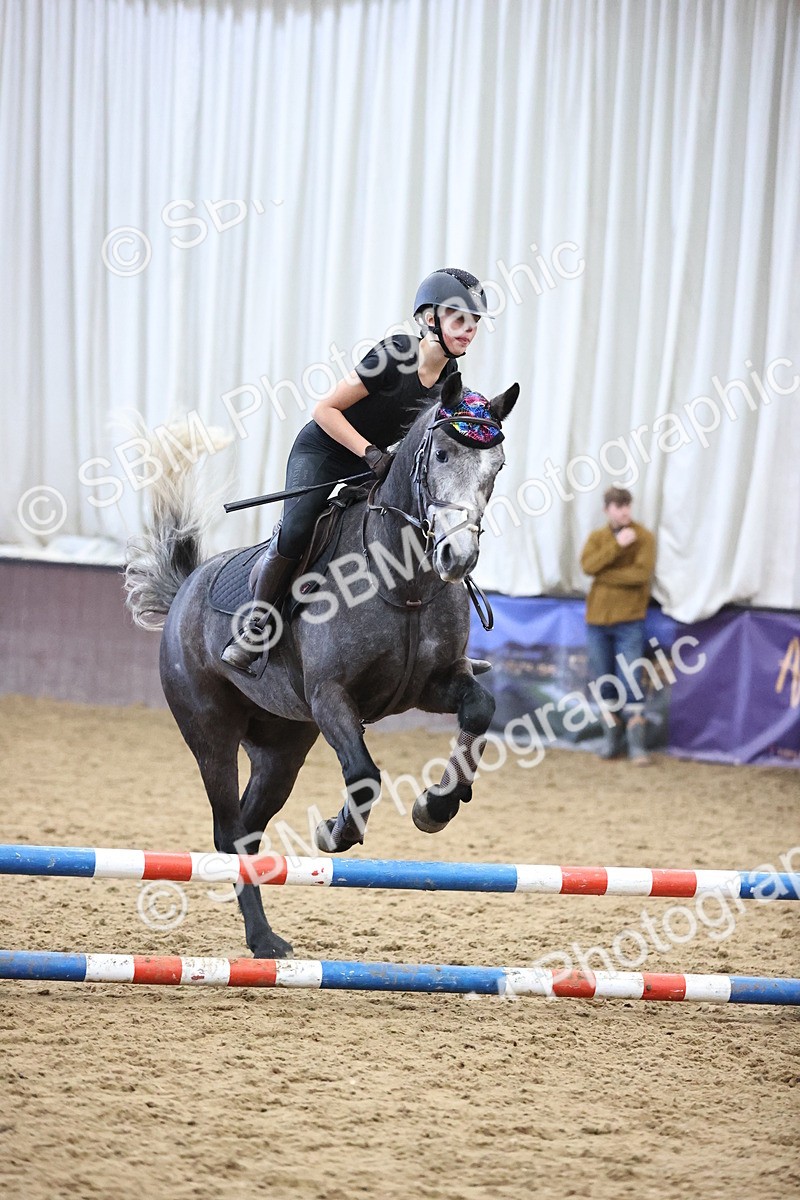 SBM_001333 - Class 3 - Horse & Hound 60cm
