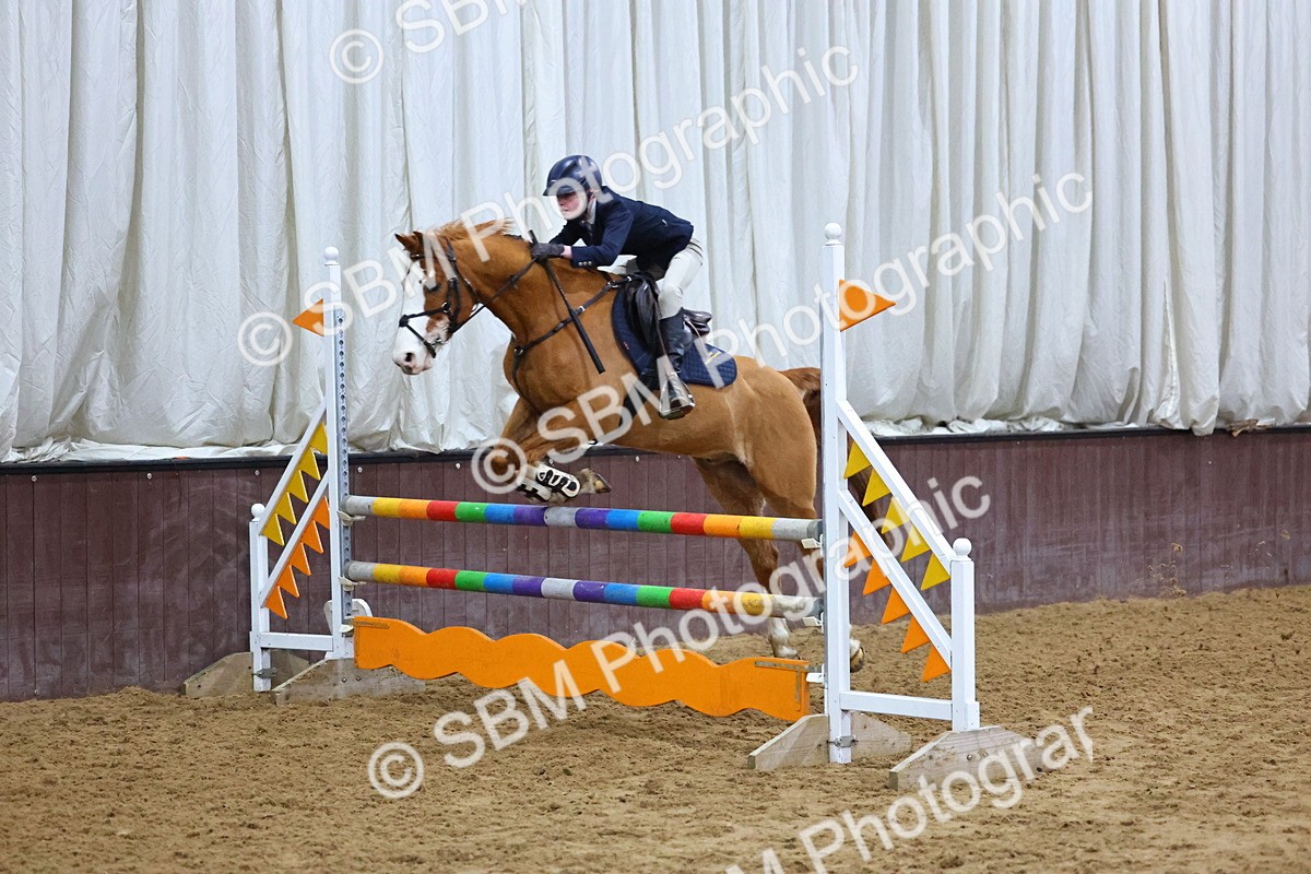 SBM_002704 - Class 6 - Holly & Ivy Stakes - 90cm