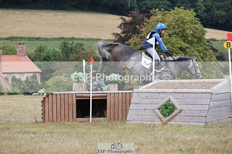 250802A-132153-04336 - A-038-Maisy.Miller-HEADDON.SWAN.SONG