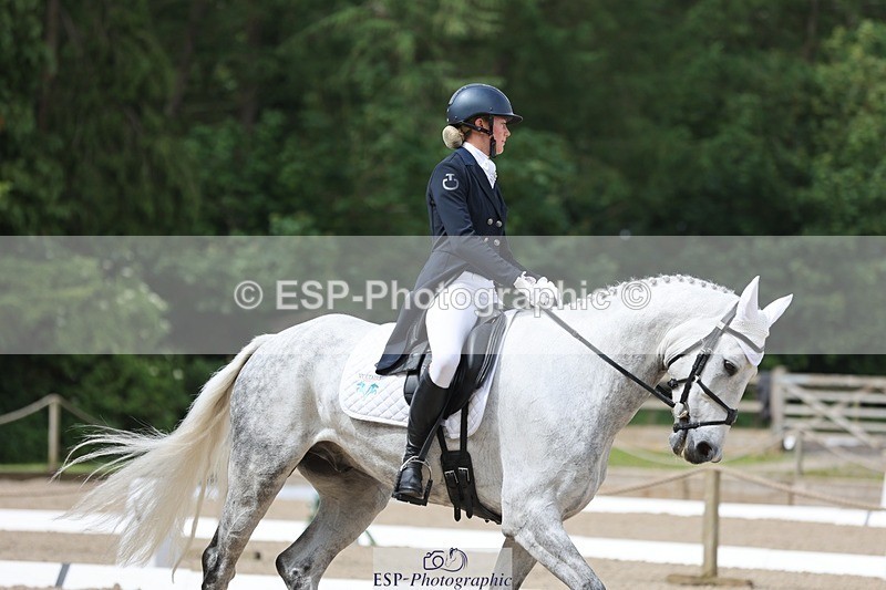 240524-110057-07571 - 267-VAN_KAUNITZ-Jemima_Howden