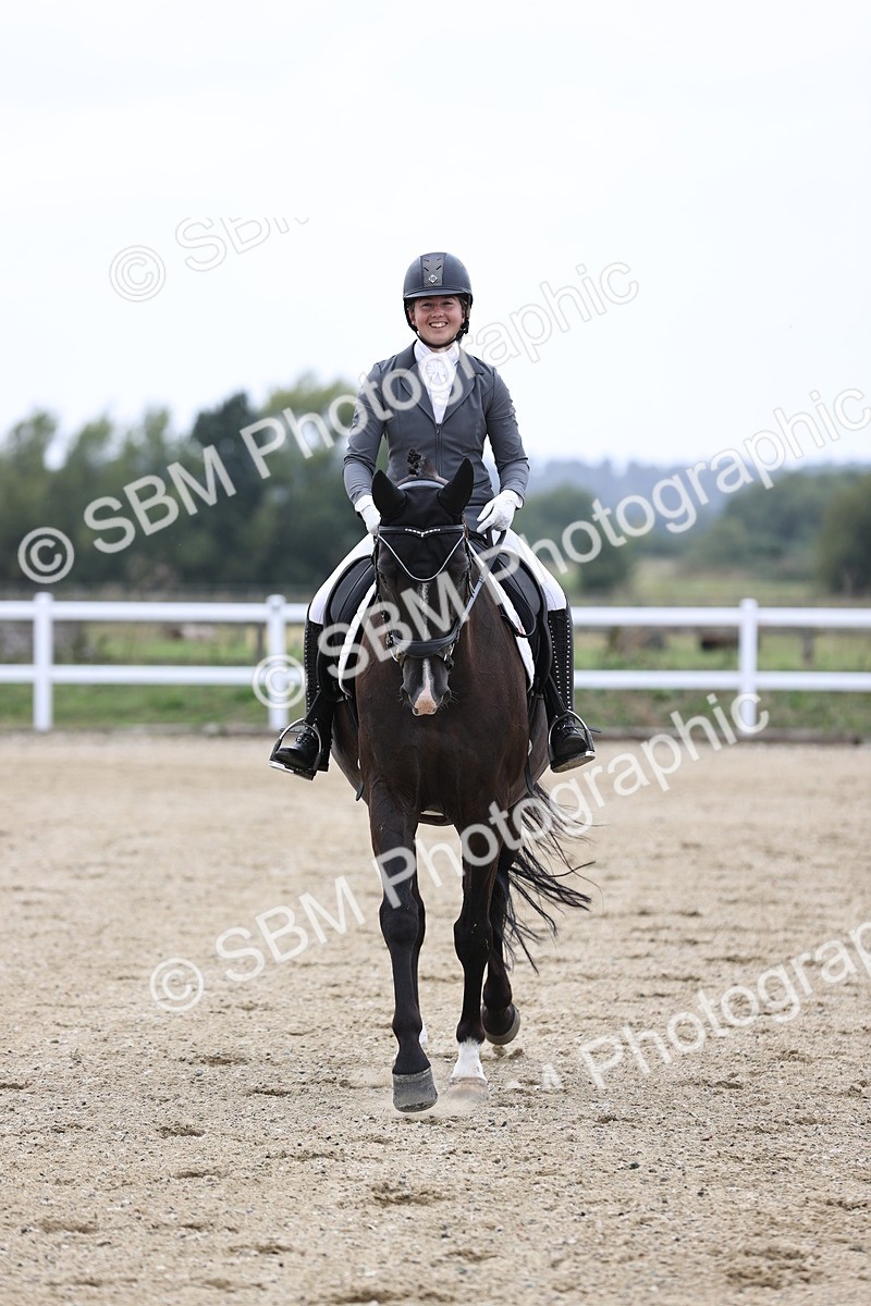 SBM_017560 - Class 14 - Novice 23 - 13.52-14.55